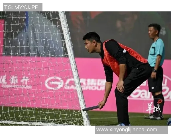 足球老耳朵的传奇故事与不朽精神如何影响年轻一代球迷的热爱与追求